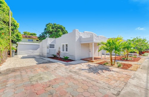 Highland Garden Apartment | Fuego: Casita Near Beach & Gym Access