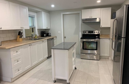 South Central Apartment | Full 2 bedroom Suite near Hospital, Downtown & Lake. Kelowna's Natures Oasis