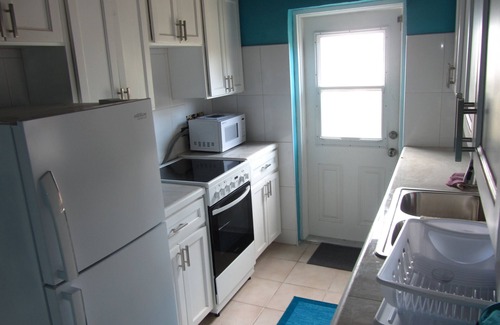 Winding Bay House | Full house just 20 seconds walk to the waterfront and 5 minute walk to the beach