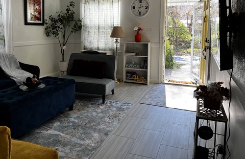 Huntington House | Full House - Safe and Great Location