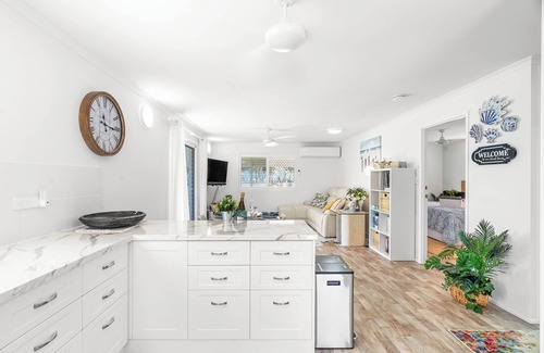 Slade Point House | Full House, Unit 1 Anna & Unit 2 Barry at Beachside Mackay at Lamberts Beach, AU