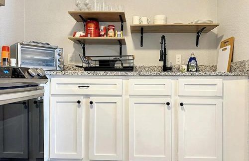 Central Oklahoma City House | Full-kitchen 2br Near Plaza District #41a