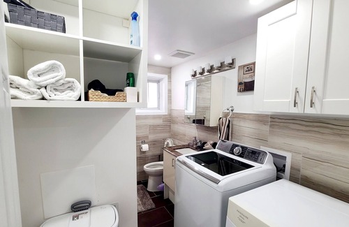 Anjou Apartment | Full modern 1 Bedroom Ground floor, free parking