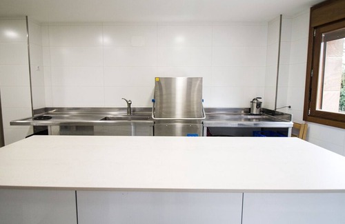 El Rasillo de Cameros Cottage | (FULL Rental) El Patio de la Morera 16-26 pax, garden, barbecue, pets