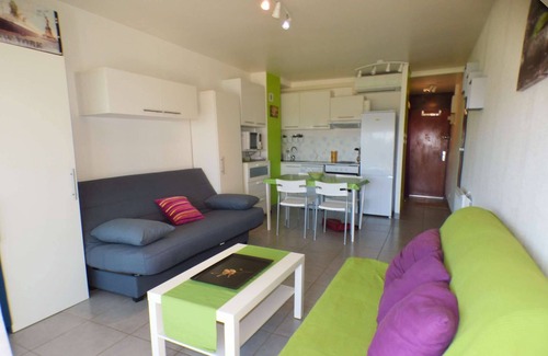 Les Sablettes Apartment | Full sea view, air conditioning, beach a stone's throw away, everything on foot