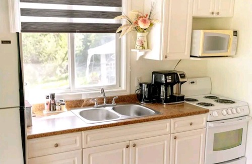 Vernon Apartment | Full Suite! Private and Secluded Deck/Yard! Central to Vernon! Pet Friendly!n