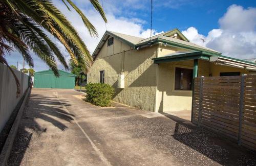 Seymour House | Full Throttle Retreat