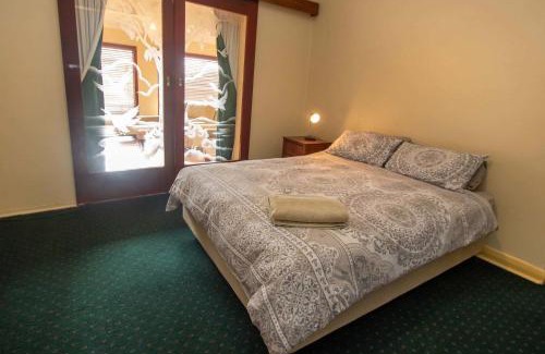 Seymour House | Full Throttle Retreat