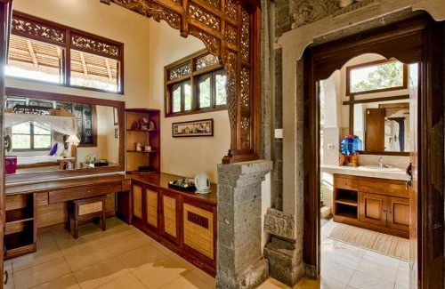 Nyuh Kuning Apartment | Fullara 1 BR Suite With Rice Field View ZN240