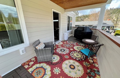 Okanagan-Similkameen House | Fully appointed 2 bedroom carriage house in beautiful Penticton!
