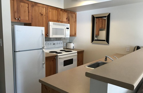 Silver Star Mountain Apartment | Fully Equipped Creekside Studio with Outdoor Shared Hot Tub and Pet Friendly!