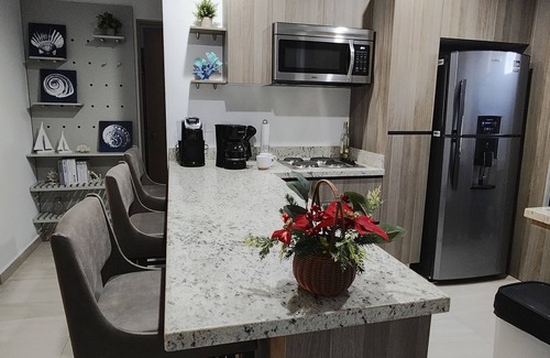 Cerritos Condo | Fully Equipped 2 BR Main Floor Condo Near Beach at Almarena Residencial