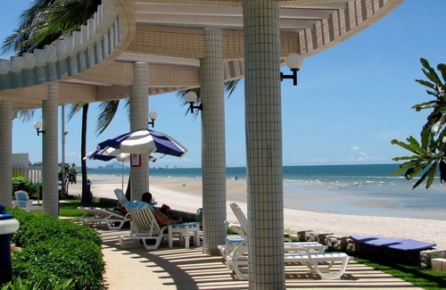 Nong Kae Apartment | Fully equipped beach front apartment in the city center of Hua Hin