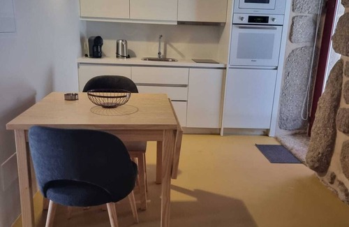 Guimaraes Cottage | Fully equipped house with shared pool!