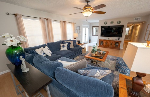 Harbor Bluffs House | Fully-equipped House 2 Min. Away from Gulf Beaches Heated Pool! Pet-Friendly!