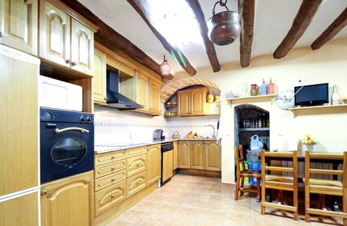 Colomers House | Fully equipped house for 10 with football field