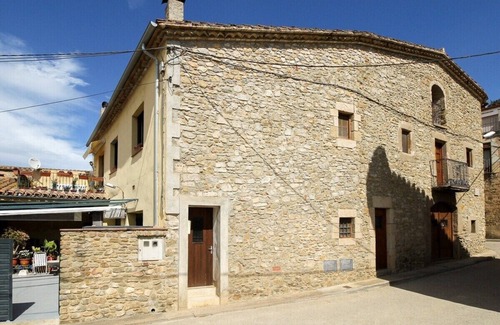 Colomers House | Fully equipped house for 10 with football field