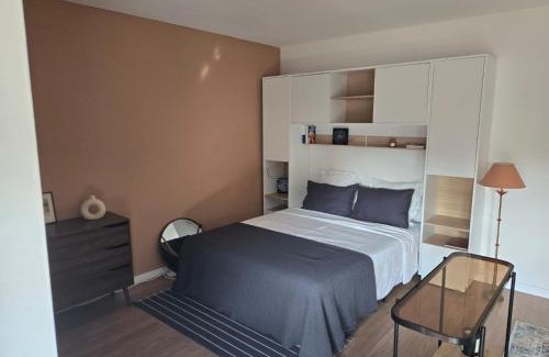 Rueil-Malmaison Apartment | Fully-equipped large studio with terrace