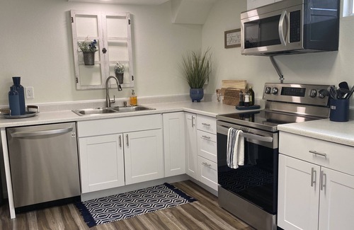Central Tacoma Apartment | Fully Equipped + Renovated APT Near Cheney Stadium