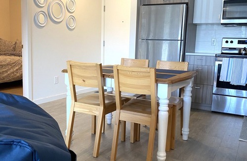 North Glenmore Condo | Fully equipped Rental. 3 Beds 3 baths