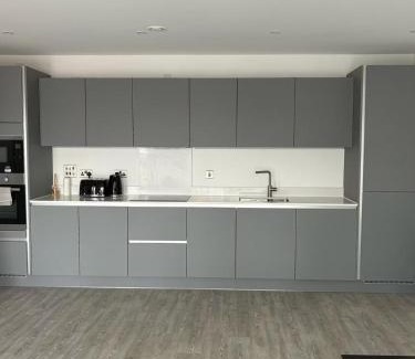 Cambridge Apartment | Fully furnished 2 bedroom complete Apartment for 5 Guest