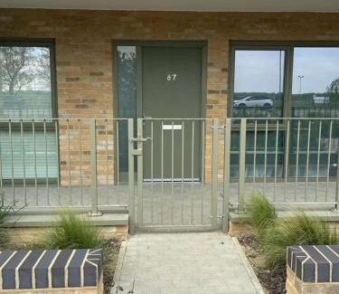 Cambridge Apartment | Fully furnished 2 bedroom complete Apartment for 5 Guest