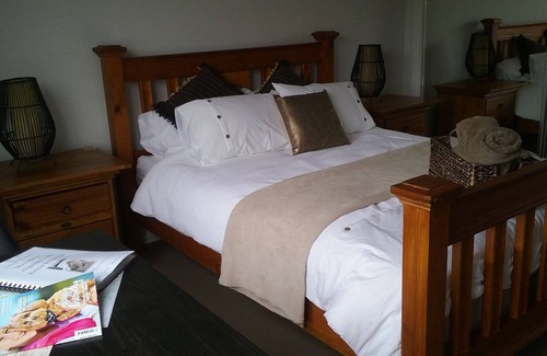 Axedale Apartment | Fully furnished 2 room apartment - sleeps 4