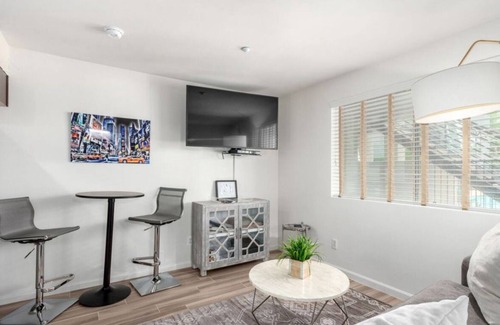 South Scottsdale Condo | Fully Furnished Condo in the Heart of Old Town Scottsdale: Private Patio & Pool
