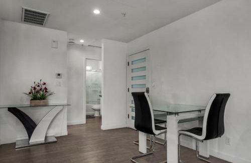 Wilshire Apartment | Fully furnished one bedroom with full bathroom in Koreatown