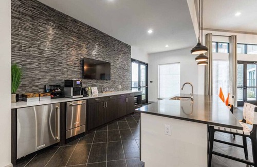 Tomball Apartment | Fully Furnished Pool View Apartment in Tomball, TX