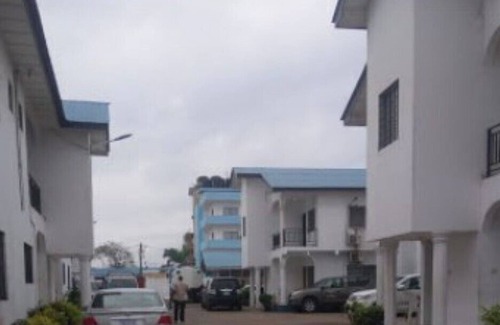 Monrovia House | Fully Furnished & Serviced 1Bed apartment Twenty