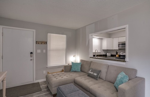 Kiln Creek House | Fully Furnished, TV, Roku & Internet. Just Bring Your Suitcase