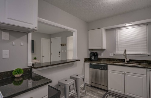 Kiln Creek House | Fully Furnished, TV, Roku & Internet. Just Bring Your Suitcase