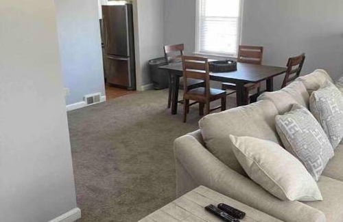 Southmont Apartment | Fully Furnished Upper Suite in quiet Southmont.