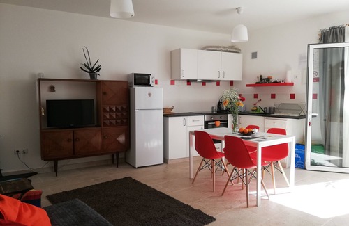 Batalha Apartment | Fully independent studio ready for 4 people