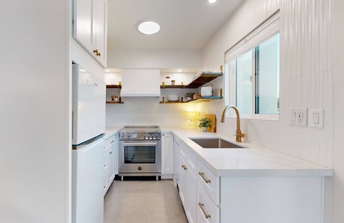 South Scottsdale Condo | Fully remodeled condo near Fashion Square with pool, fireplace, patio, streaming