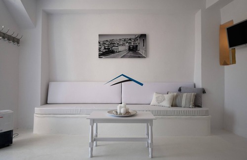 Ioulida Apartment | Fully renovated apartment in the heart of Ioulida