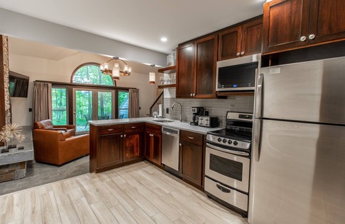 Canadian Lakes Condo | Fully renovated condo in Canadian Lakes - Sleeps 7!
