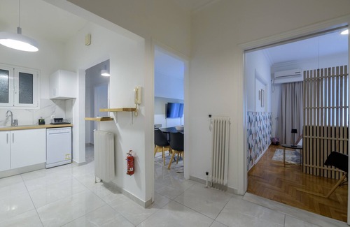 Kinosargous Apartment | Fully Renovated Flat in Prime Athens Location