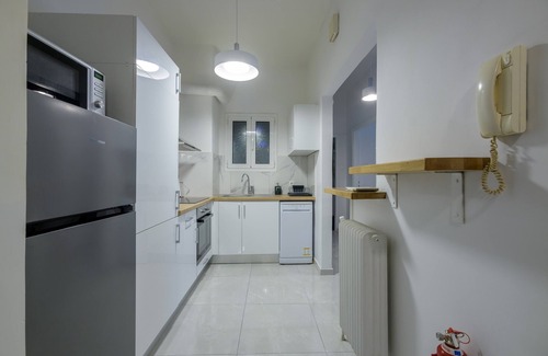 Kinosargous Apartment | Fully Renovated Flat in Prime Athens Location