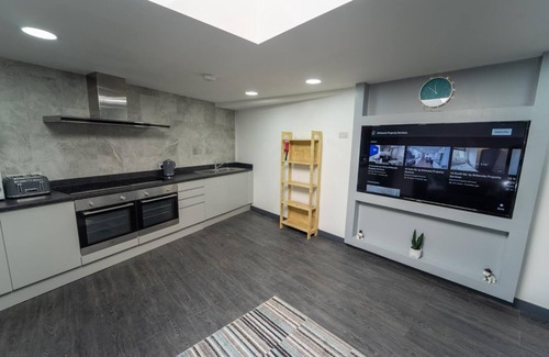 Selly Oak Apartment | Fully Serviced studio available close to the city