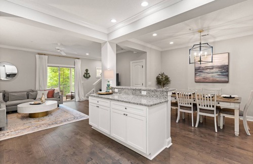Epworth Acres House | Fully Stocked Kitchen | Golf Cart | Bikes | Beach Gear | Large Master Suite | Pool | Screen Porch