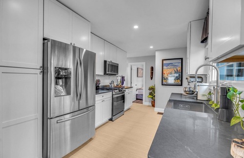 Devon House | Fully Updated Home near Wildemere Beach, Walk to Water, Pet Friendly