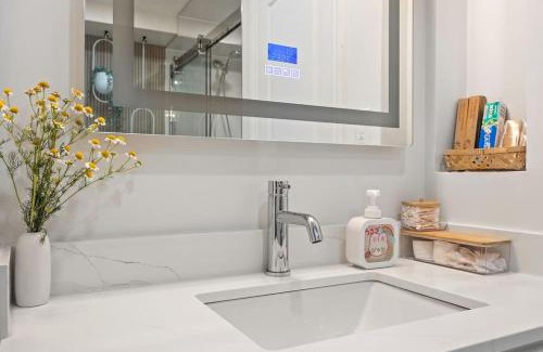 Hamilton Apartment | fully Yours, Brand New Basement, private entrance