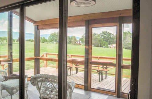 Afton House | Fulton Belle Vue - Beautiful fully renovated Farmhouse in Afton-great location.