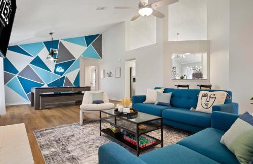 South Creek House | Fun and Stylish Stay with Pool Table and Fire Pit!