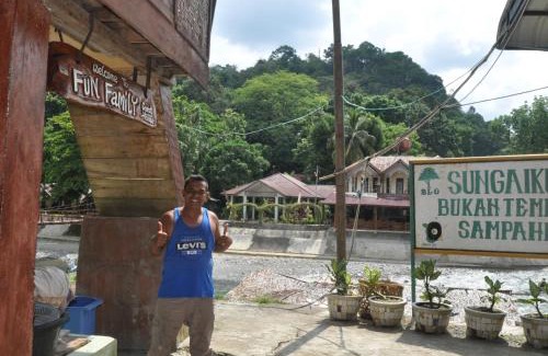Bukit Lawang House | Fun Family Guest House n Jungle Tour