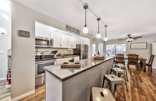 Zephyr Cove House | Fun in the sun in Tahoe, near Lake & Pool, downtown,shopping,food,P hot tub max6