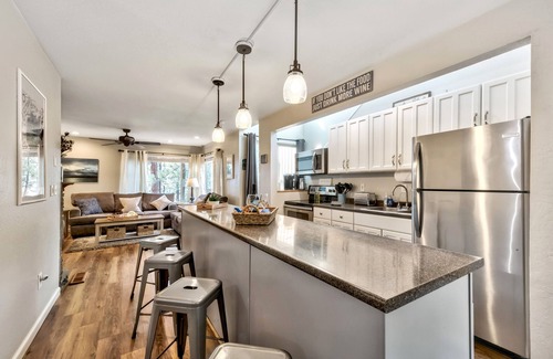 Zephyr Cove House | Fun in the sun in Tahoe, near Lake & Pool, downtown,shopping,food,P hot tub max6