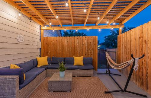 Riverbend of Camino Real House | Fun 'n Sun Heated Pool & Gameroom By Fiesta Texas